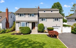 11 Lincrest Street, Syosset, NY 11791