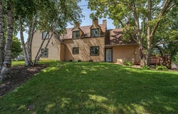 1009 2nd Street E, Hastings, MN 55033