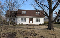 9319 N Knight Avenue, Des Plaines, IL 60016