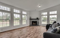 206 N Pine Street, Crescent, OK 73028