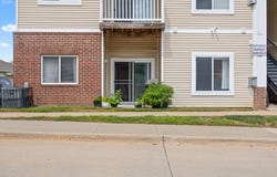 2323 E Porter Avenue, Des Moines, IA 50320