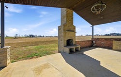 140 Turkey Farm Road, Whitesboro, TX 76273