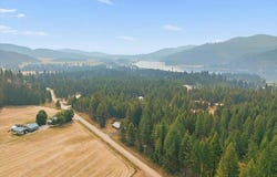 1034 E Settlement Rd, Priest River, ID 83856