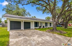 2308 E Loma Vista Avenue, Victoria, TX 77901