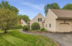 26 Stratham Green, Stratham, NH 03885