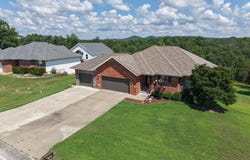 465 Uniqueville Lane, Lampe, MO 65681