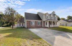 2644 Idlebrook Circle, Midway Park, NC 28544