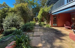 10 Joaquin RD, PORTOLA VALLEY, CA 94028