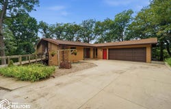 32008 234Th Street, Eldora, IA 50627