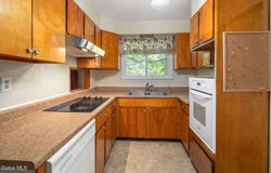 1 White Birch Lane, New Baltimore, NY 12192