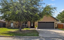 1812 Wandering Trail, Pleasanton, TX 78064