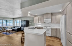 4549 S Arrow Point Dr, Harrison, ID 83833