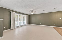 140 E Plum Avenue, De Leon, TX 76444