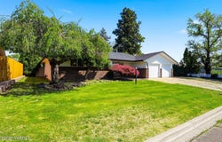 1209 S 37th Ave, Yakima, WA 98902