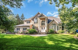 1 Weeping Cherry Lane, Commack, NY 11725