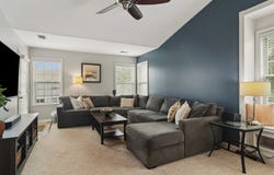 257 Sheffield Drive, Schaumburg, IL 60194