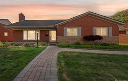 20085 Wedgewood Drive, Grosse Pointe Woods, MI 48236