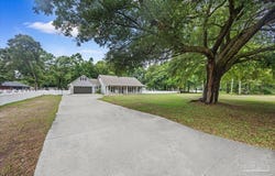 2833 Tunnel Rd, Pace, FL 32571