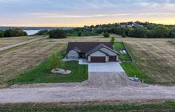 55091 Winchester Dr, Crofton, NE 68730