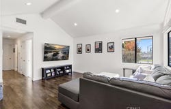 700 W Walnut Avenue, Orange, CA 92868