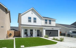 452 University Drive, Lemoore, CA 93245