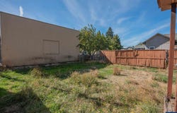 42 E St, Lebanon, OR 97355