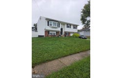 2 WALNUT Drive, BURLINGTON, NJ 08016