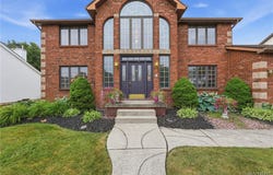 180 Enchanted S, Depew, NY 14043