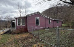 620 Pratt Avenue, Pratt, WV 25162