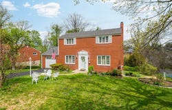 332 Long Dr, Upper St Clair, PA 15241