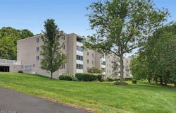 520 Meredith Lane, Cuyahoga Falls, OH 44223