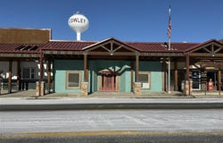 61 E Main St, Cowley, WY 82420