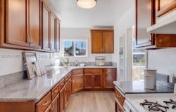 1347 E Bennett, ,, CA 90221