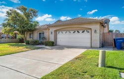 977 Meadow View Road, Hanford, CA 93230