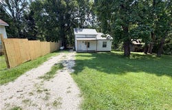 815 Hwy 42, Iberia, MO 65486