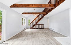 5231 Woodbridge Drive E, Bushkill, PA 18324
