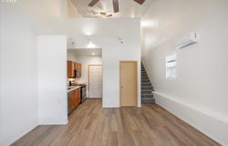 2879 NE DIVISION St, Gresham, OR 97030