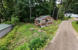 11 Chandler Rd, Holland, MA 01521