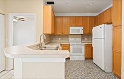 2586 GRAND CENTRAL Parkway, ORLANDO, FL 32839