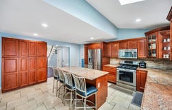 6 Garden Circle, Syosset, NY 11791