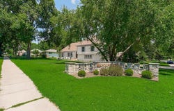 9209 Roe Avenue, Prairie Village, KS 66207