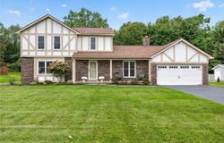 517 Sherborne Road, Webster, NY 14580