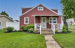 902 E 2nd Street, Port Clinton, OH 43452