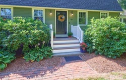 69 Walnut St, Upton, MA 01568