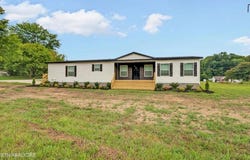 420 Southern Ln, Oneida, TN 37841