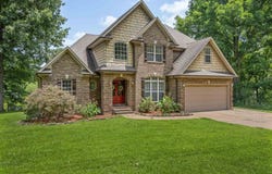 104 SPRINGBROOK Dr, Jackson, TN 38305-6230
