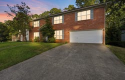 1313 River Oaks Drive, Benton, AR 72019