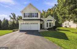 5 ASCOT Court, KENDALL PARK, NJ 08824