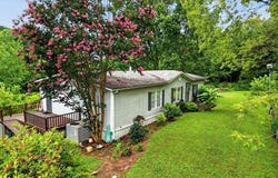 330 Greenbriar Rd., Hilham, TN 38568