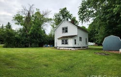 11 E Baltic Avenue, Caspian, MI 49915